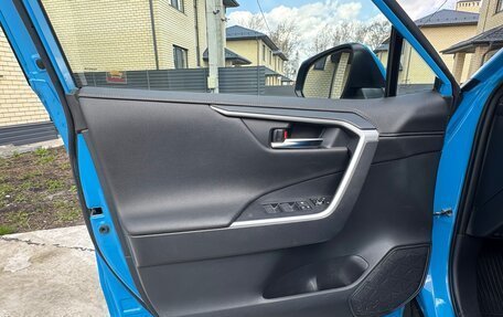 Toyota RAV4, 2019 год, 3 350 000 рублей, 15 фотография