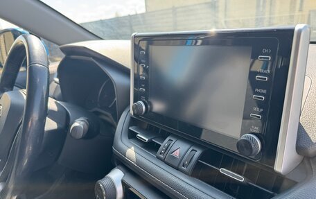 Toyota RAV4, 2019 год, 3 350 000 рублей, 20 фотография