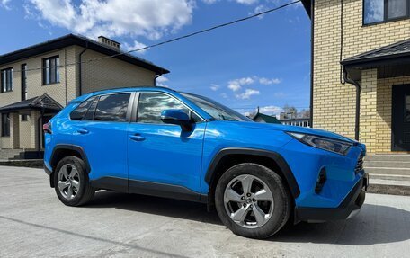 Toyota RAV4, 2019 год, 3 350 000 рублей, 27 фотография