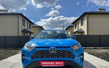 Toyota RAV4, 2019 год, 3 350 000 рублей, 26 фотография