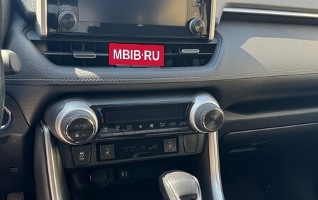 Toyota RAV4, 2019 год, 3 350 000 рублей, 18 фотография