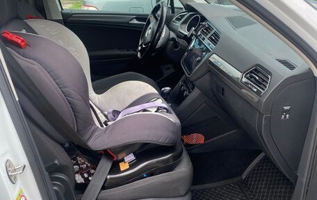 Volkswagen Tiguan II, 2018 год, 2 200 000 рублей, 8 фотография