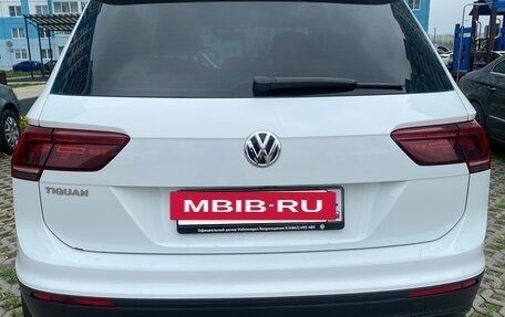 Volkswagen Tiguan II, 2018 год, 2 200 000 рублей, 4 фотография