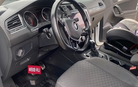Volkswagen Tiguan II, 2018 год, 2 200 000 рублей, 18 фотография