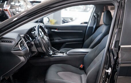 Toyota Camry, 2018 год, 2 782 000 рублей, 9 фотография