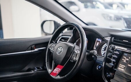 Toyota Camry, 2018 год, 2 782 000 рублей, 20 фотография