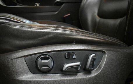 Volkswagen Touareg III, 2011 год, 1 749 000 рублей, 8 фотография