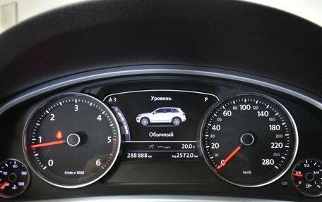 Volkswagen Touareg III, 2011 год, 1 749 000 рублей, 12 фотография