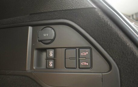 Volkswagen Touareg III, 2011 год, 1 749 000 рублей, 25 фотография