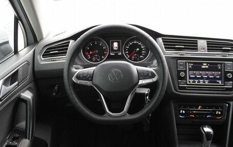 Volkswagen Tiguan II, 2021 год, 2 389 000 рублей, 10 фотография