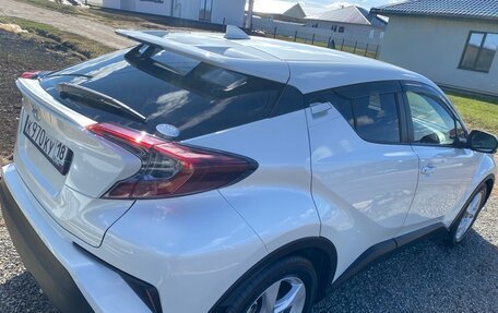 Toyota C-HR I рестайлинг, 2019 год, 2 550 000 рублей, 8 фотография
