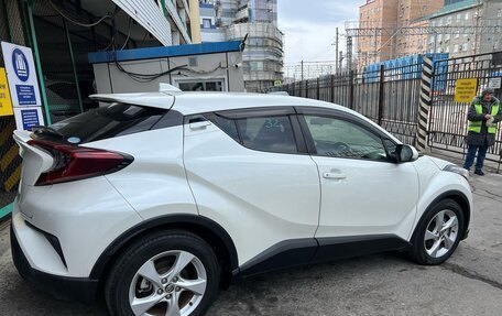 Toyota C-HR I рестайлинг, 2019 год, 2 550 000 рублей, 14 фотография