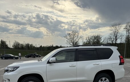 Toyota Land Cruiser Prado 150 рестайлинг 2, 2022 год, 6 450 000 рублей, 3 фотография