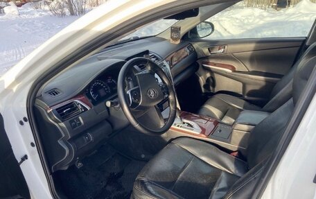 Toyota Camry, 2013 год, 1 350 000 рублей, 5 фотография
