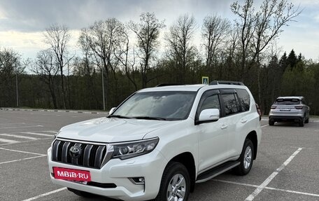 Toyota Land Cruiser Prado 150 рестайлинг 2, 2022 год, 6 450 000 рублей, 2 фотография