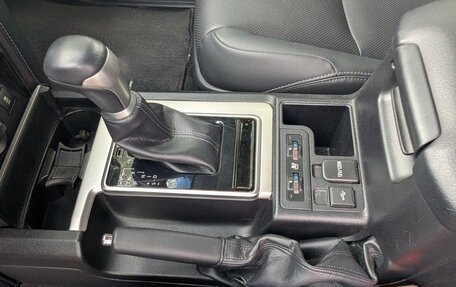 Toyota Land Cruiser Prado 150 рестайлинг 2, 2022 год, 6 450 000 рублей, 14 фотография
