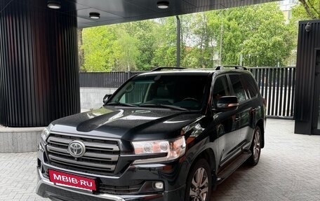 Toyota Land Cruiser 200, 2016 год, 5 500 000 рублей, 2 фотография