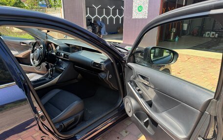 Lexus IS III, 2017 год, 2 800 000 рублей, 9 фотография