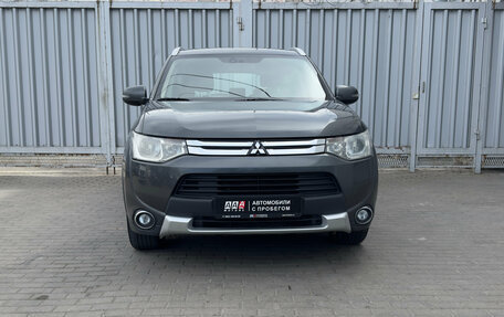 Mitsubishi Outlander III рестайлинг 3, 2014 год, 1 349 000 рублей, 2 фотография