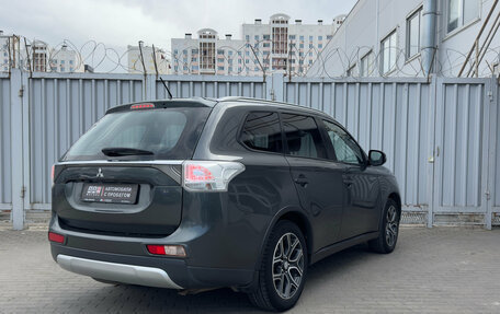 Mitsubishi Outlander III рестайлинг 3, 2014 год, 1 349 000 рублей, 6 фотография