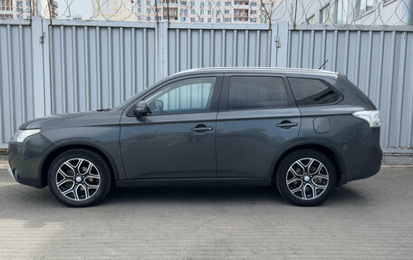 Mitsubishi Outlander III рестайлинг 3, 2014 год, 1 349 000 рублей, 7 фотография