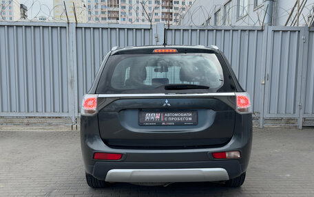 Mitsubishi Outlander III рестайлинг 3, 2014 год, 1 349 000 рублей, 5 фотография