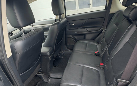 Mitsubishi Outlander III рестайлинг 3, 2014 год, 1 349 000 рублей, 21 фотография