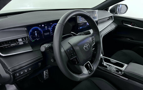 Toyota Camry, 2025 год, 4 225 000 рублей, 10 фотография