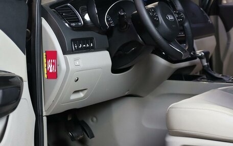 KIA Carnival III, 2020 год, 2 449 000 рублей, 11 фотография