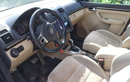 Volkswagen Touran III, 2012 год, 900 000 рублей, 5 фотография
