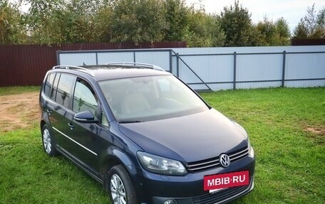 Volkswagen Touran III, 2012 год, 900 000 рублей, 3 фотография