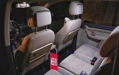 Volkswagen Touran III, 2012 год, 900 000 рублей, 6 фотография