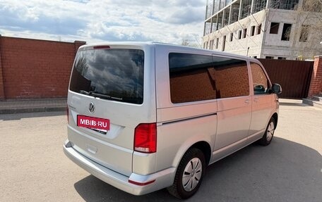 Volkswagen Caravelle T6 рестайлинг, 2020 год, 3 960 000 рублей, 8 фотография