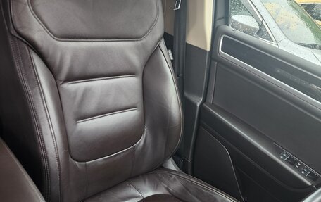Volkswagen Touareg III, 2011 год, 1 650 000 рублей, 7 фотография