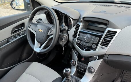 Chevrolet Cruze II, 2011 год, 865 000 рублей, 14 фотография