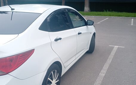Hyundai Solaris II рестайлинг, 2016 год, 615 000 рублей, 5 фотография