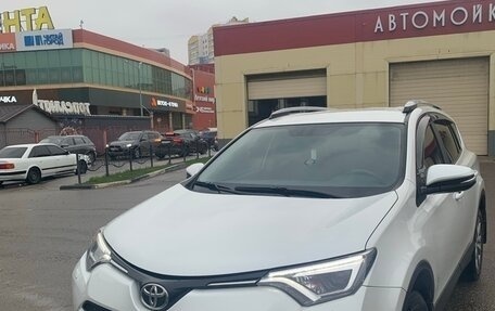 Toyota RAV4, 2019 год, 3 800 000 рублей, 5 фотография