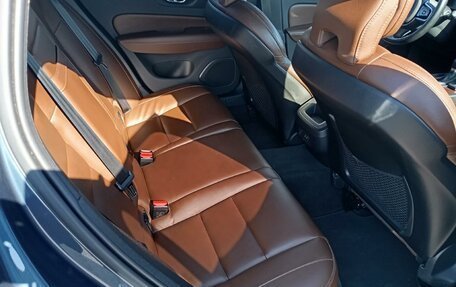 Volvo V60 Cross Country II, 2021 год, 4 200 000 рублей, 10 фотография