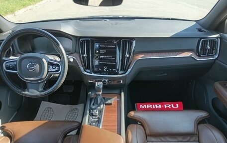 Volvo V60 Cross Country II, 2021 год, 4 200 000 рублей, 9 фотография