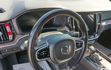 Volvo V60 Cross Country II, 2021 год, 4 200 000 рублей, 8 фотография