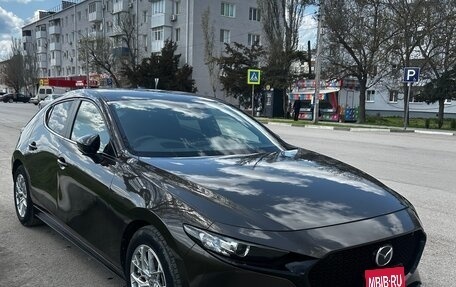 Mazda 3, 2021 год, 1 600 000 рублей, 1 фотография