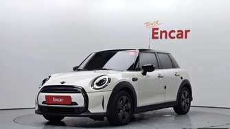 MINI Hatch F55/F56 рестайлинг, 2021 год, 1 860 000 рублей, 1 фотография