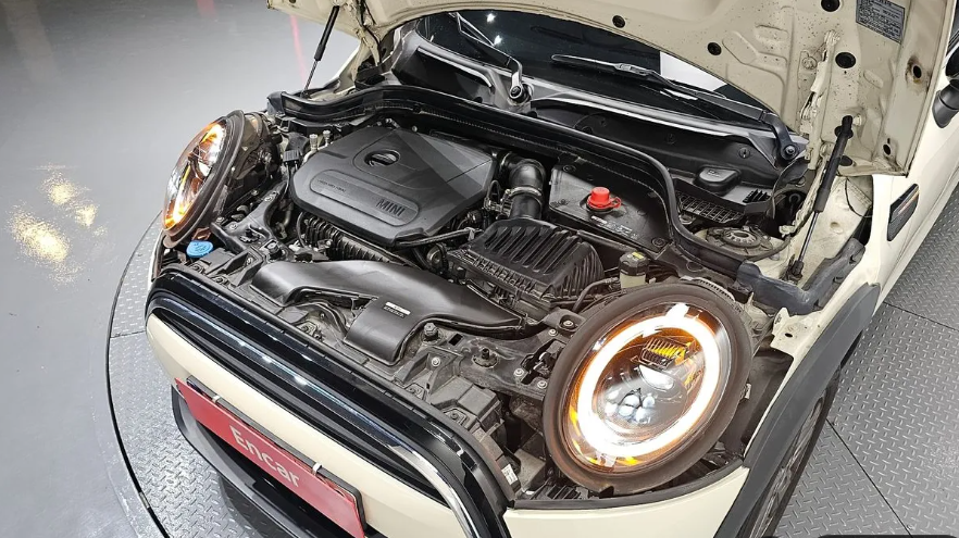 MINI Hatch F55/F56 рестайлинг, 2021 год, 1 860 000 рублей, 4 фотография