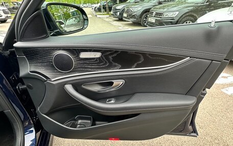 Mercedes-Benz E-Класс, 2019 год, 3 100 000 рублей, 5 фотография