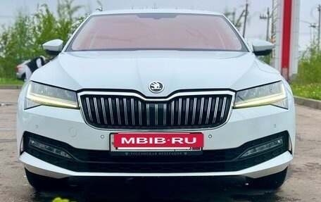Skoda Superb III рестайлинг, 2021 год, 2 850 000 рублей, 3 фотография