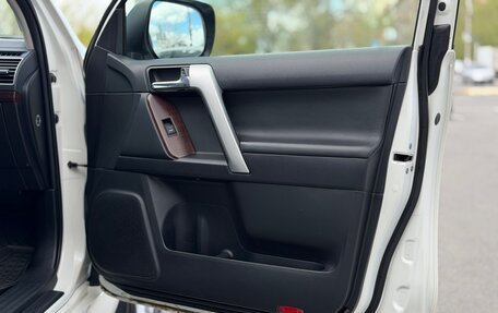Toyota Land Cruiser Prado 150 рестайлинг 2, 2014 год, 3 650 000 рублей, 25 фотография