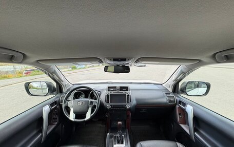 Toyota Land Cruiser Prado 150 рестайлинг 2, 2014 год, 3 650 000 рублей, 24 фотография