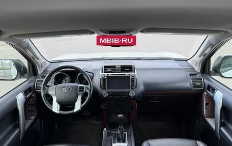 Toyota Land Cruiser Prado 150 рестайлинг 2, 2014 год, 3 650 000 рублей, 23 фотография