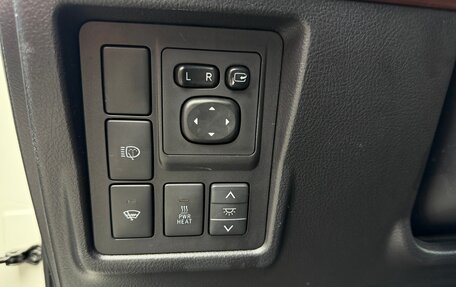 Toyota Land Cruiser Prado 150 рестайлинг 2, 2014 год, 3 650 000 рублей, 30 фотография