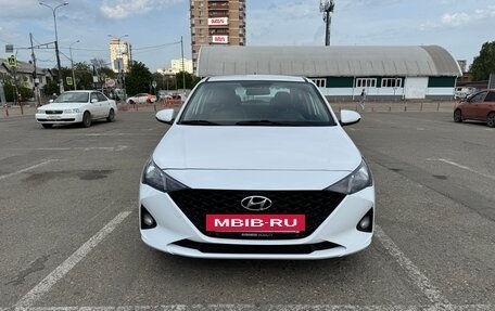 Hyundai Solaris II рестайлинг, 2021 год, 1 490 000 рублей, 2 фотография